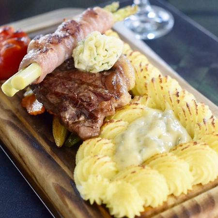 פאטאיה Harrys Hotel Bar & Restaurant מראה חיצוני תמונה