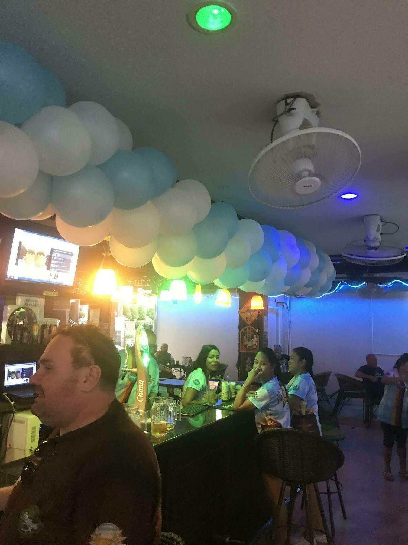 פאטאיה Harrys Hotel Bar & Restaurant מראה חיצוני תמונה
